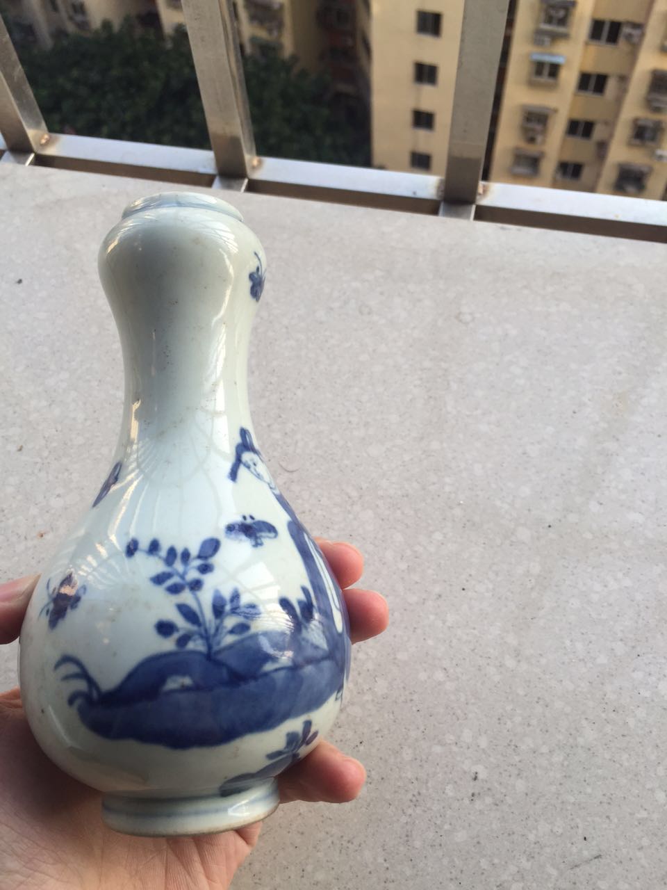 朋友送的清末青花“蒜头瓶”